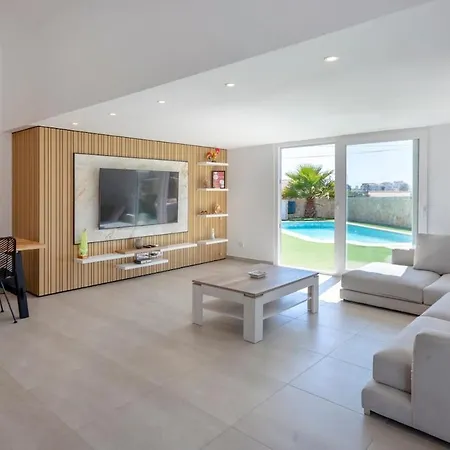 Villa Beautiful With A Pool Albufeira