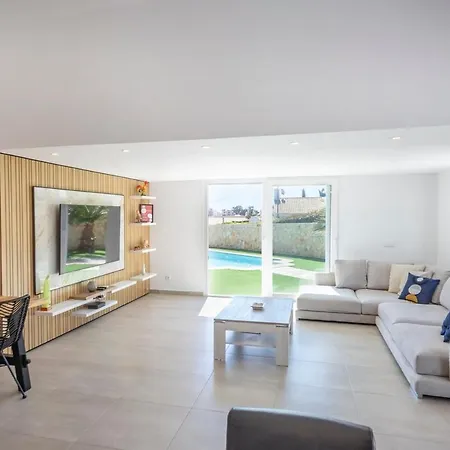 فيلة Beautiful With A Pool *